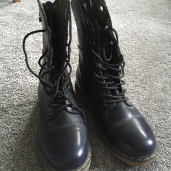 never-worn navy combat boots - size 9 - Picture 5 of 5